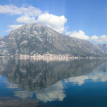 Guesthouse Zmukic Perast Exteriör bild