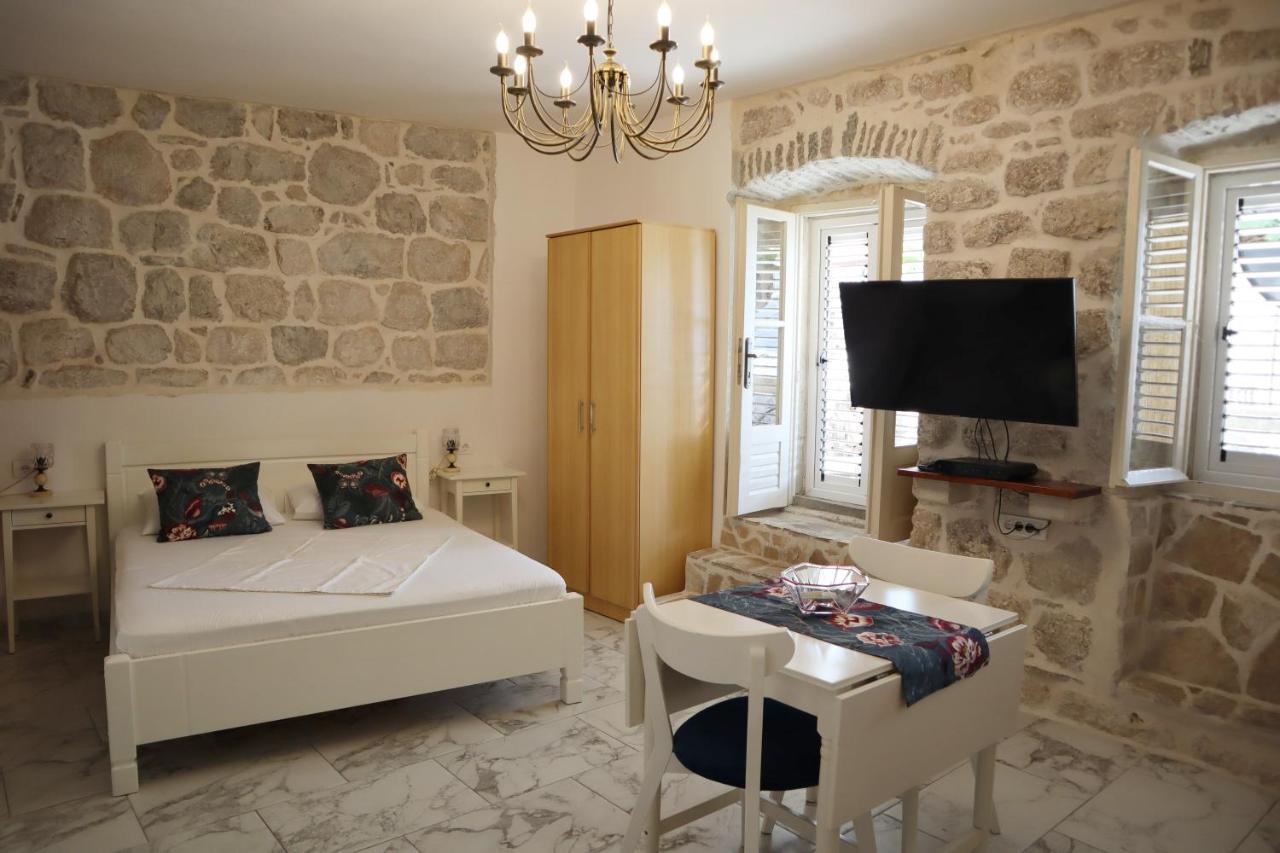Guesthouse Zmukic Perast Rum bild