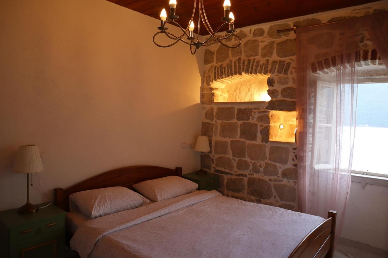 Guesthouse Zmukic Perast Exteriör bild