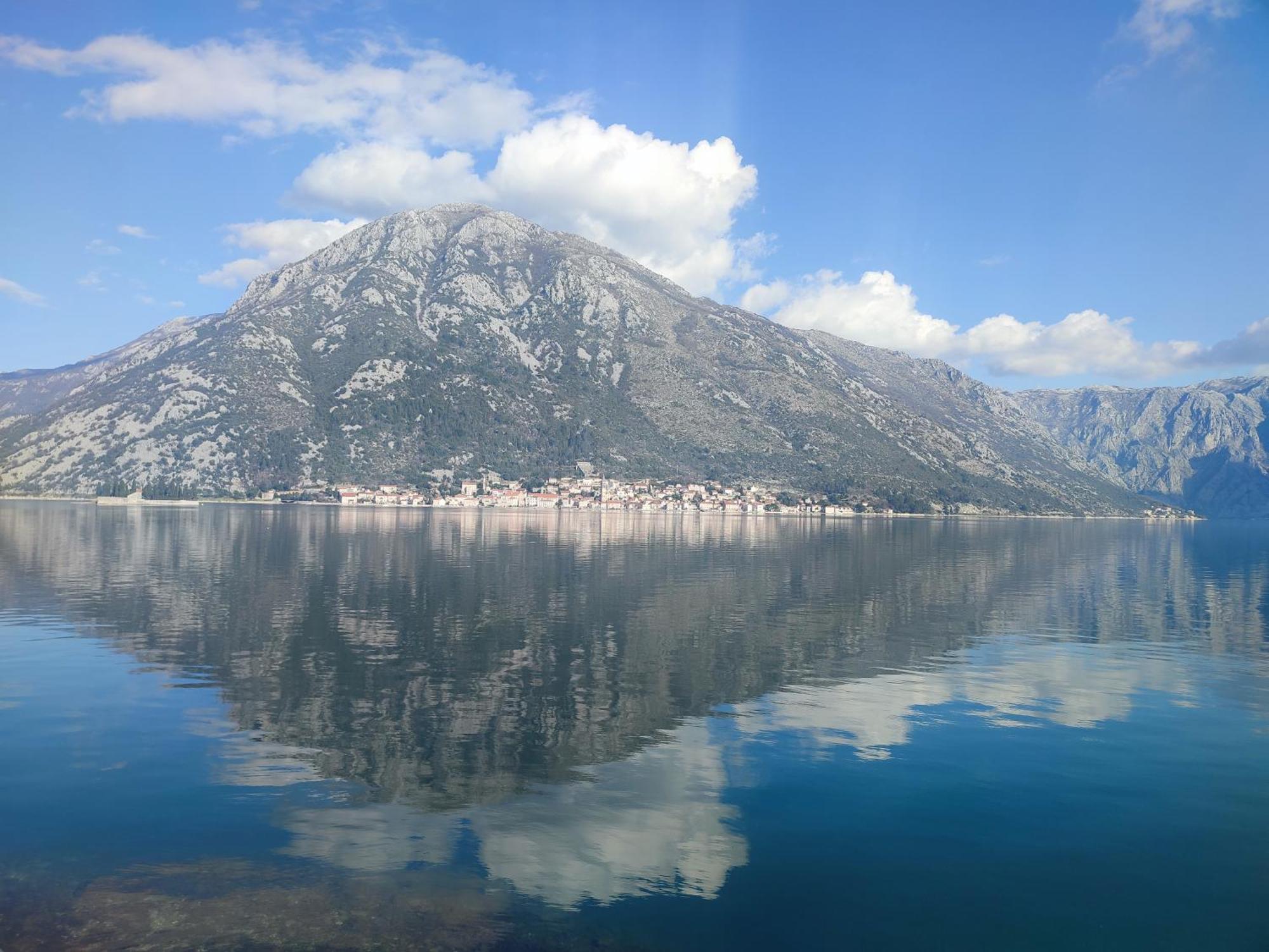 Guesthouse Zmukic Perast Exteriör bild